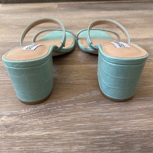 Steve Madden Issy Crock Embossed Block Heel Sandals Mint Green - Picture 4 of 9